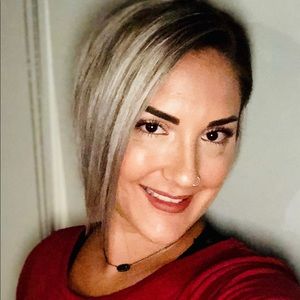 Meet your Posher, Holly